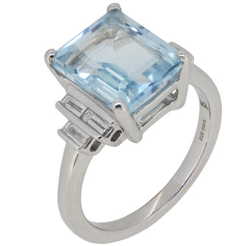 A modern, 18ct white gold, aquamarine & diamond set, seven stone ring.
