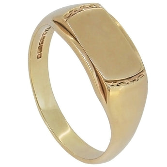 A modern, 9ct yellow gold, oblong signet ring.