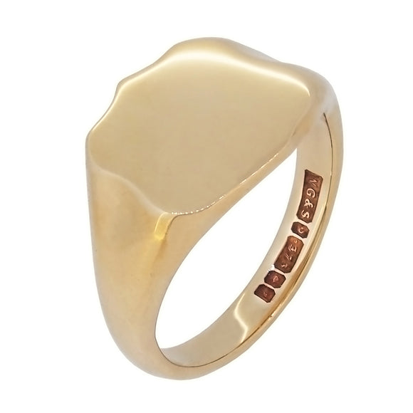 A mid-20th century, 9ct yellow gold, shield signet ring