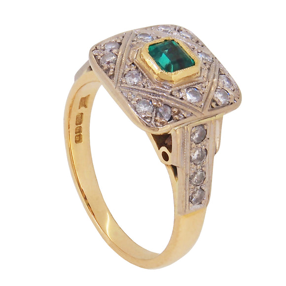 A modern, 18ct yellow gold, emerald & diamond set, square cluster ring