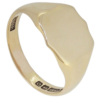 A mid-20th century, 9ct yellow gold, shield signet ring.
