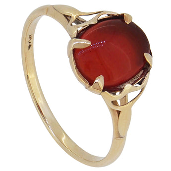 An Edwardian, 9ct yellow gold, brown carnelian set single stone ring.