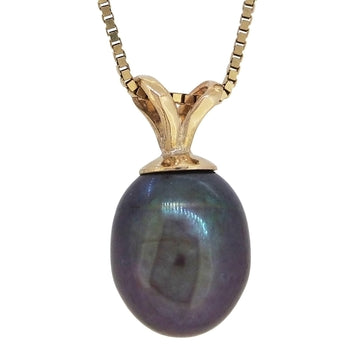 A modern, 9ct yellow gold, black cultured freshwater pearl set pendant & chain.