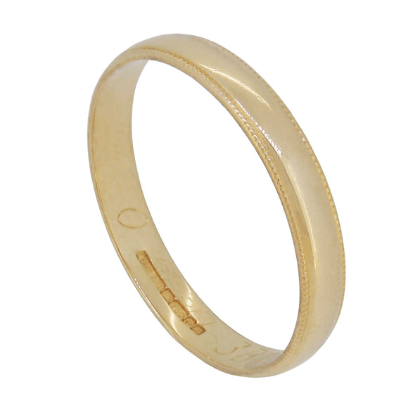 A modern, 18ct yellow gold, D shaped wedding ring