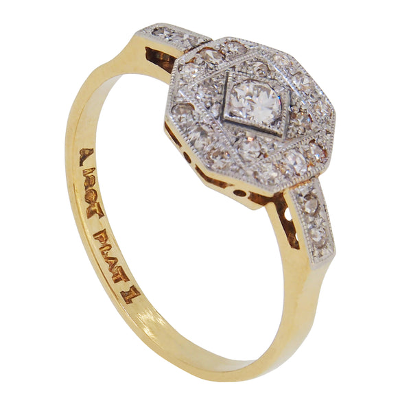 An early 20th century, 18ct yellow gold & platinum setting, diamond set, tablet cluster ring.
