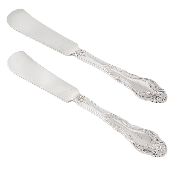 A pair of American butter spreaders