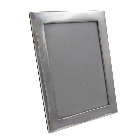 An early 20th century, silver, plain, rectangular photograph frame